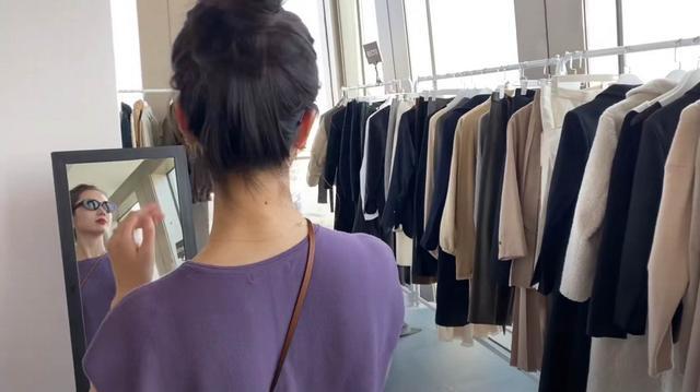 董花花|学张大奕？董花花开服装店，新店开业却没有一个顾客！