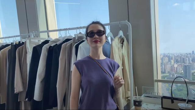 董花花|学张大奕？董花花开服装店，新店开业却没有一个顾客！