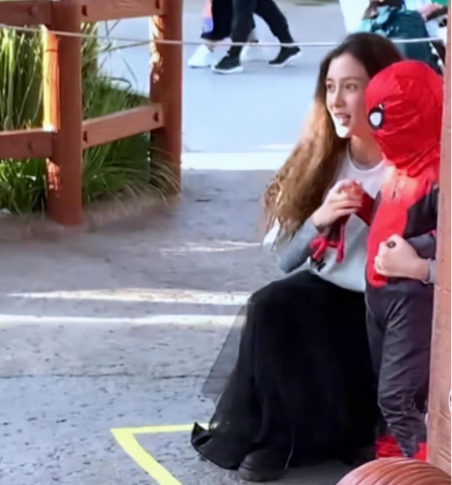 angelababy|baby亮相李佳琦直播间，无滤镜颜值遭网友批评，不复女神水准