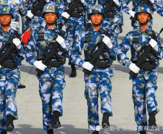 为啥海军陆战队迷彩服是蓝色?完全无法迷惑敌人,简直就是活靶子