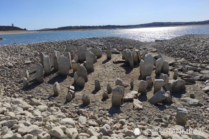西班牙神秘的水下巨石阵