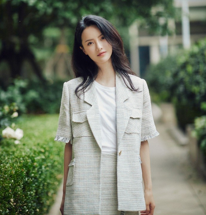 张芷溪和金瀚被拍有亲密行为,两人直接公布恋情,网友祝福