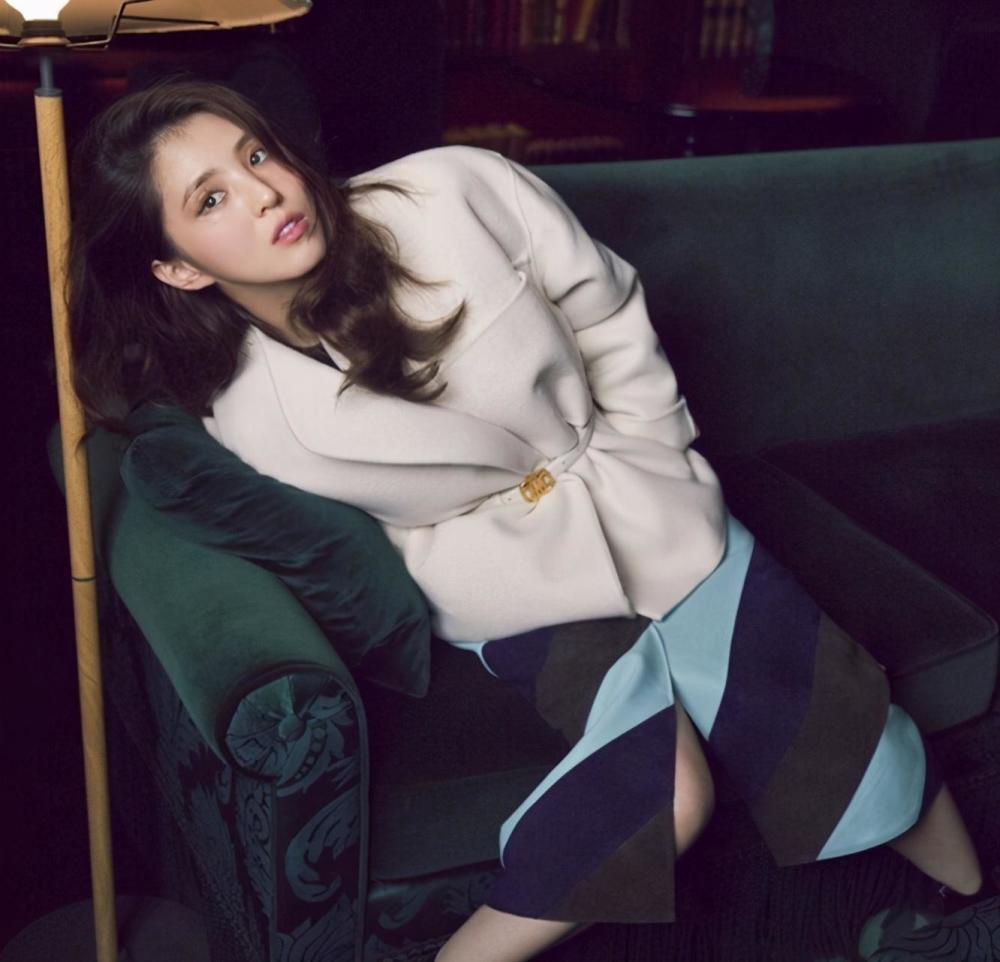 林允儿冬装穿什么看韩国女星冬装的穿衣搭配学会潮流时尚