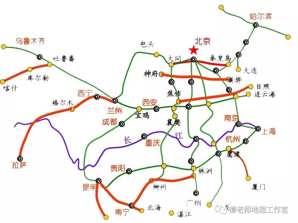 東北的鐵路網自成特色的原因是東北鐵路建設較早且建設線路主要考慮