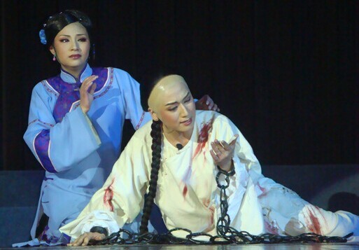 杨乃武姐姐杨菊贞在夏同善家做过保姆,通过过夏同善与刑部分管浙江司
