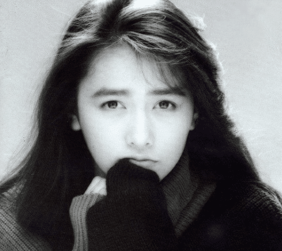 工藤静香"毁容式"变老?看了她的旧照才明白什么是神仙颜值_腾讯新闻