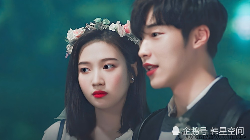 那个非常有名的mbc《歌谣大祭典》郑秀晶与李泰民的合作舞台,据说亲