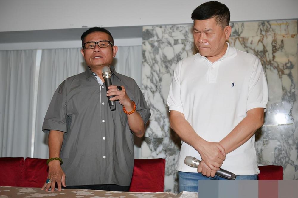 澎恰恰|台媒曝艺人澎恰恰被8辆警车包围当场带走，目击者还原现场