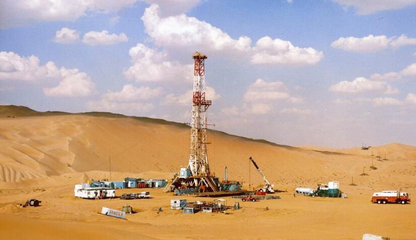 科学家|1971年，莽撞的科学家在沙漠里点的一把火，如今已成一处奇观