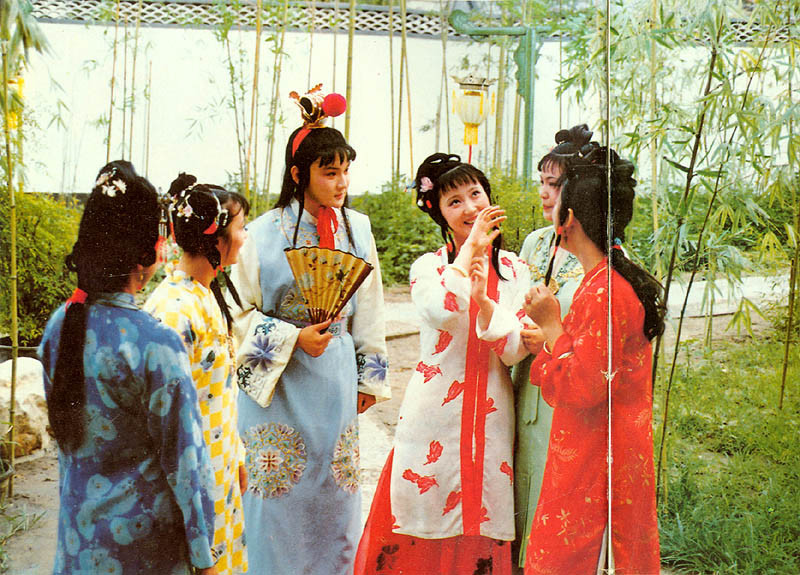 红楼梦|红楼梦：那一场贾探春偶结海棠社，是大观园群芳恣肆绽放的青春