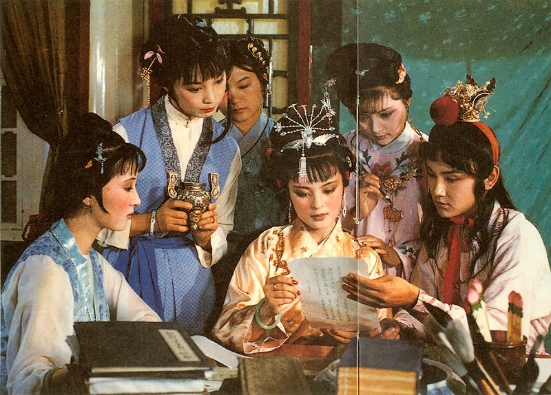 红楼梦|红楼梦：那一场贾探春偶结海棠社，是大观园群芳恣肆绽放的青春