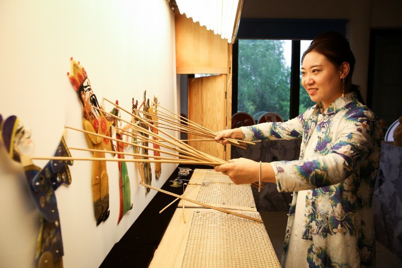 李兴时|第六届非博会上，百年济南皮影戏讲述时代新生活