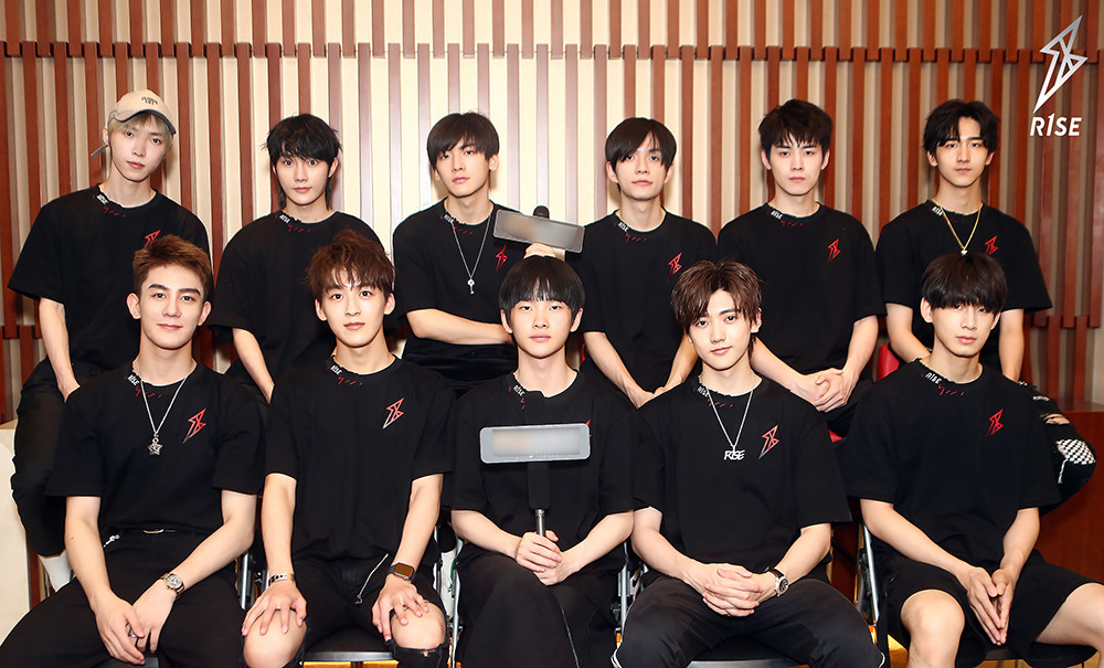 父母欠债上亿成老赖?劈腿恋爱?这个男团组合怎么了?