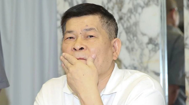 澎恰恰扮演的是剧中的男一号陈天贵,淳朴,老实的形象给观众留下了深刻