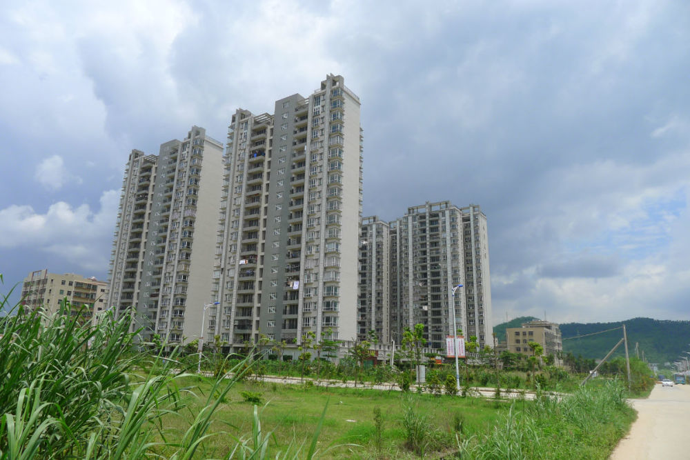 手里的小产权房该怎么办?别做着"转正"的梦了,尽快脱手才好