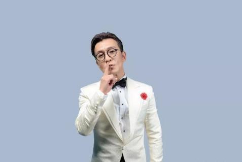 李咏|李咏去世两周年，妻子哈文发文悼念，态度释然惹人心酸