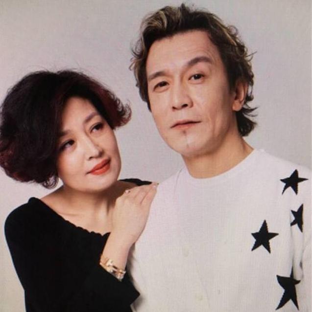 李咏|李咏去世两周年，妻子哈文发文悼念，态度释然惹人心酸