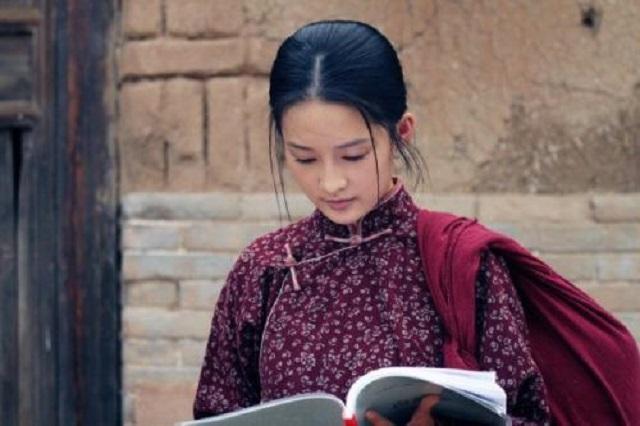 田小娥|《白鹿原》中最悲惨的女人田小娥：如果说有错，可能就是太漂亮了