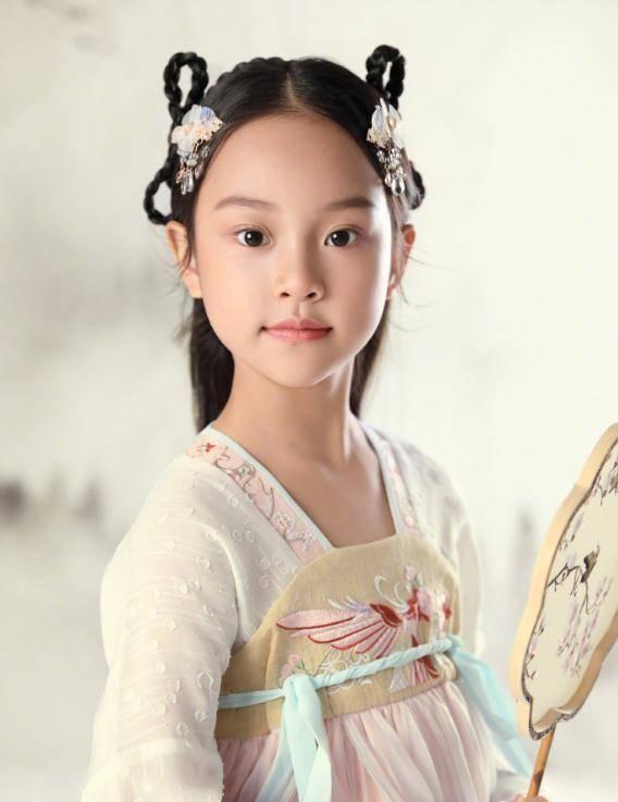 甜馨|甜馨生日，李小璐贾乃亮撞文案？网友：真有默契啊！