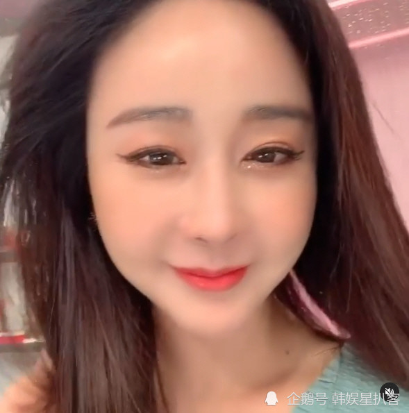 咸素媛|咸素媛公开特写照片，脸怼到镜头也看不到双下巴，满脸胶原蛋白真让人羡慕