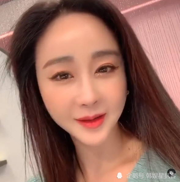 咸素媛|咸素媛公开特写照片，脸怼到镜头也看不到双下巴，满脸胶原蛋白真让人羡慕