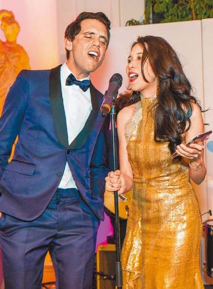 莫文蔚|50岁莫文蔚晒夫妻合照示爱老公，当仨娃后妈9年了，纯素颜变老明显