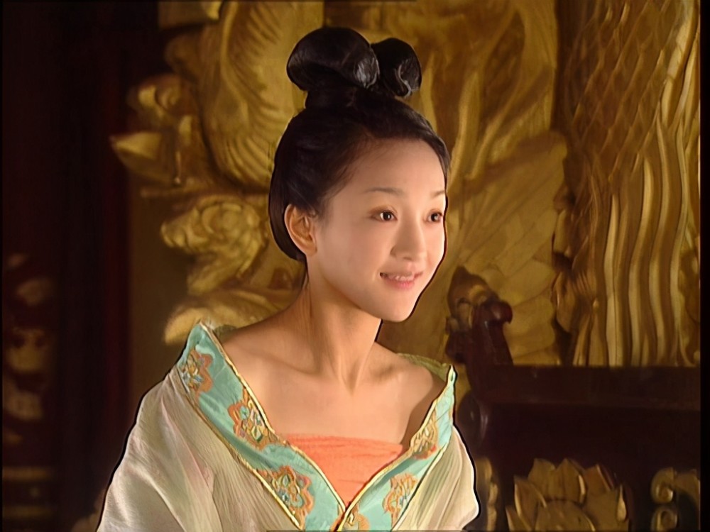 《大明宫词》中"小太平"一角,被评为中国电视金鹰奖最受欢迎女演员,此