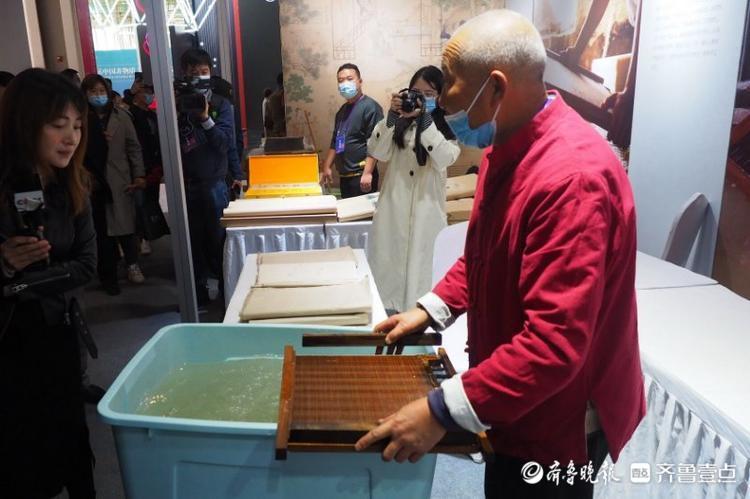 造纸术|济南第六届全国非遗展展厅：最古老造纸术现身