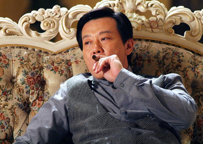 66岁台湾演员寇世勋:娶两个老婆住上下楼,如今子女双全十分和睦_腾讯