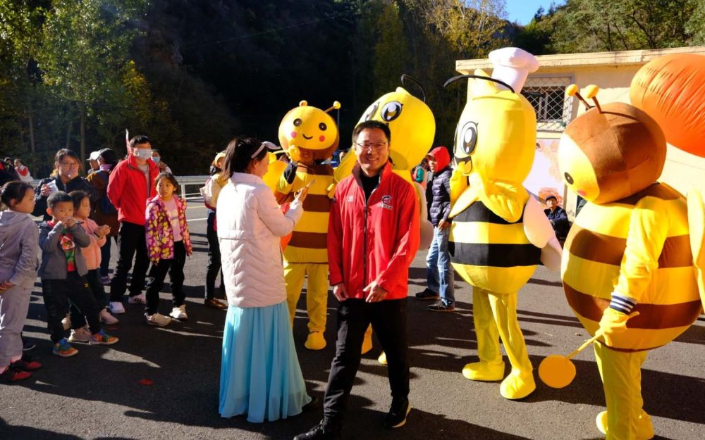 黄峪口村|深山小村养本土蜜蜂 北京密云黄峪口村蜂农靠旅游增收