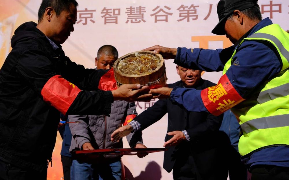 黄峪口村|深山小村养本土蜜蜂 北京密云黄峪口村蜂农靠旅游增收