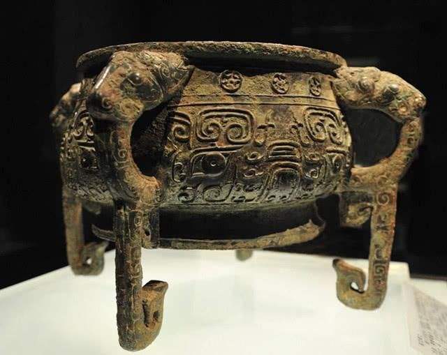 青铜器|废品店的几十块青铜碎片，修复后是知名的国宝，郭沫若感慨万千