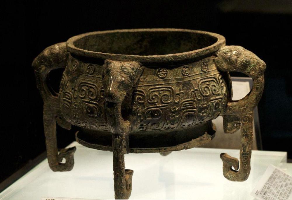 青铜器|废品店的几十块青铜碎片，修复后是知名的国宝，郭沫若感慨万千