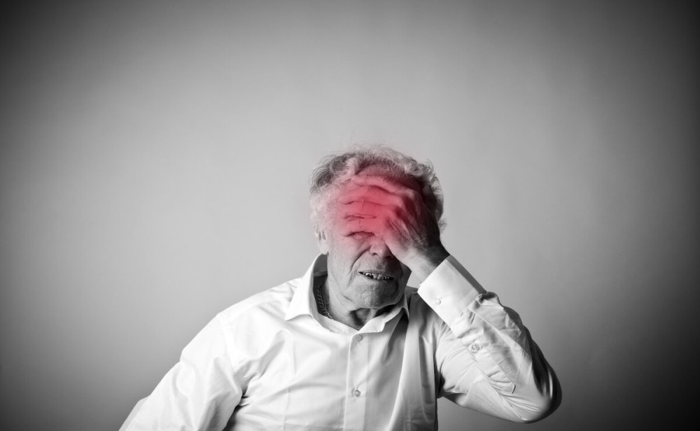 高发|27岁女网红直播突发面瘫，医生提醒：冬季中风高发期，谨记这2件事