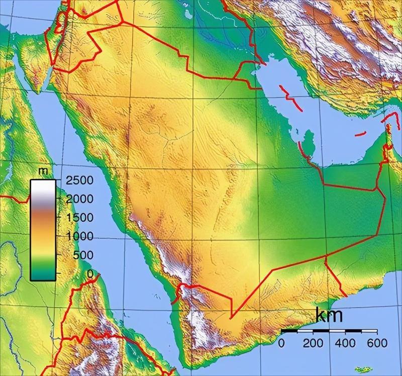港口,凭借发达的经济实力和交通优势,吉达一直被作为沙特阿拉伯的陪都