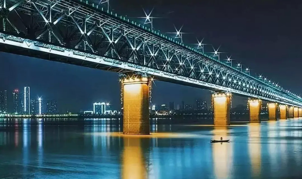 江汉一桥(江汉桥)江汉二桥(知音桥)江汉三桥(晴川桥)江汉四桥(月湖桥)
