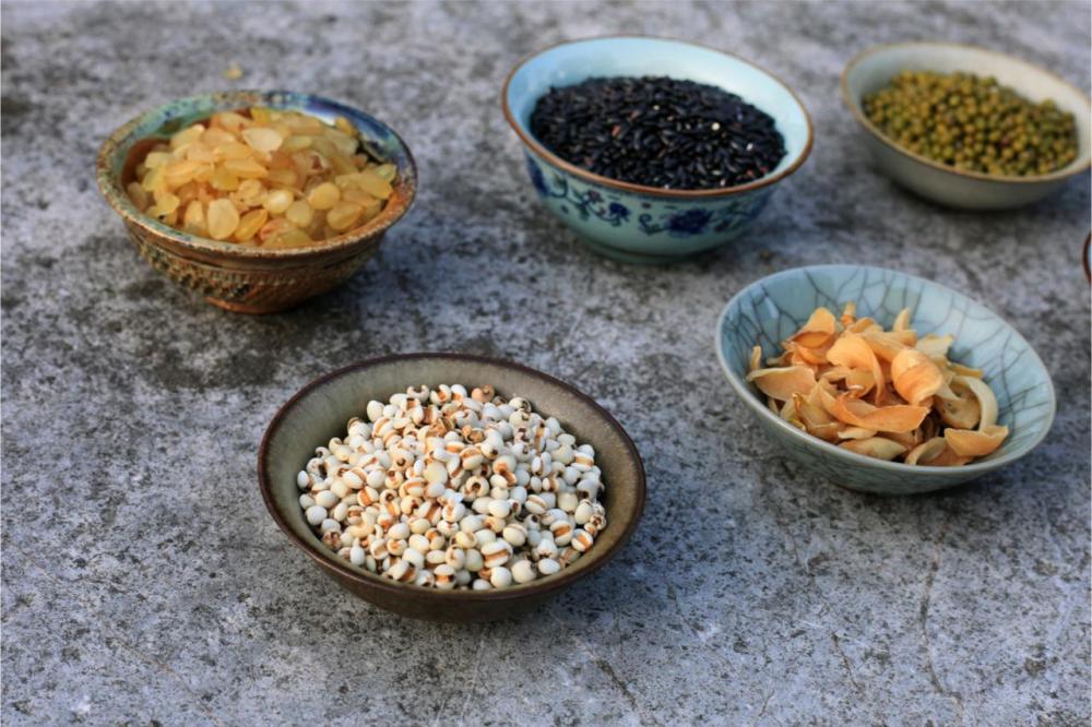 寒冷不怕五道超简单百合暖心食谱烹饪新手也能轻松来