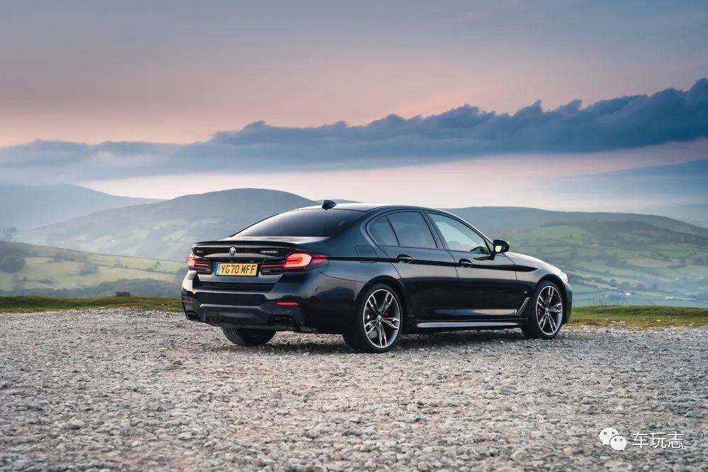 2020年改款顶配标轴宝马5系m550i何须入手昂贵m5