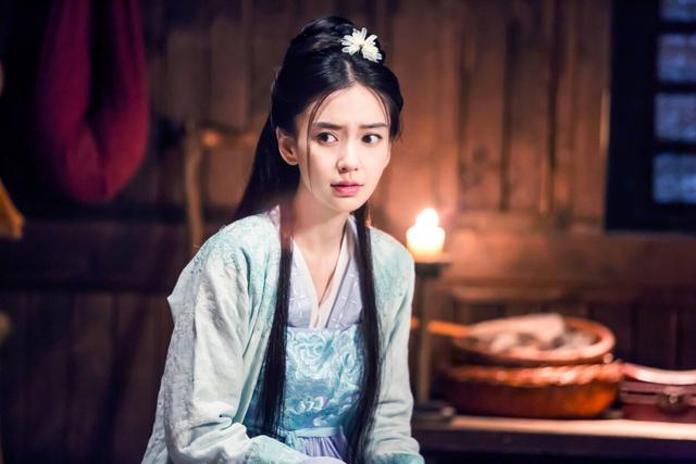 angelababy|Baby下班生图曝光，红唇卷发气质超好，网友：像豪门大小姐