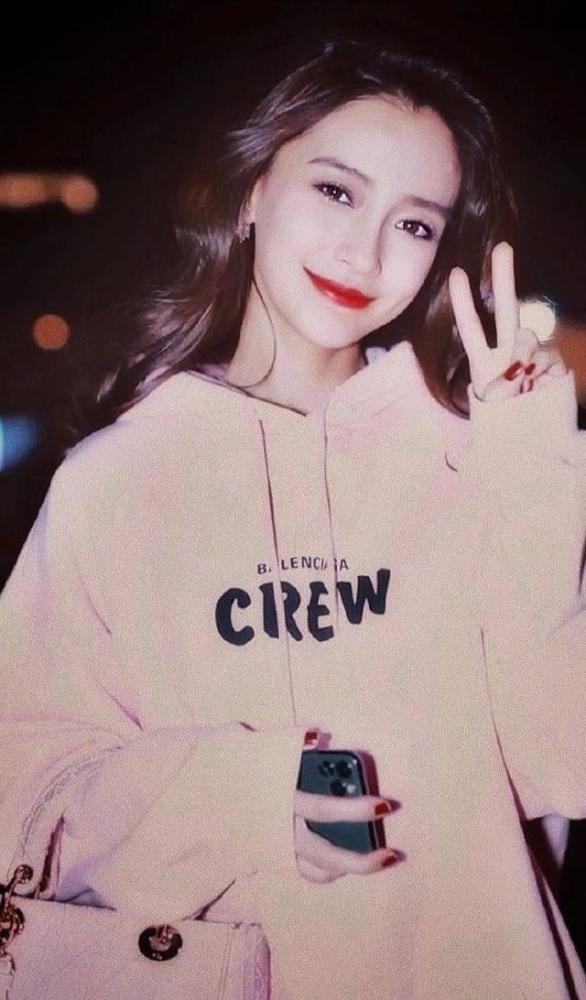 angelababy|Baby下班生图曝光，红唇卷发气质超好，网友：像豪门大小姐