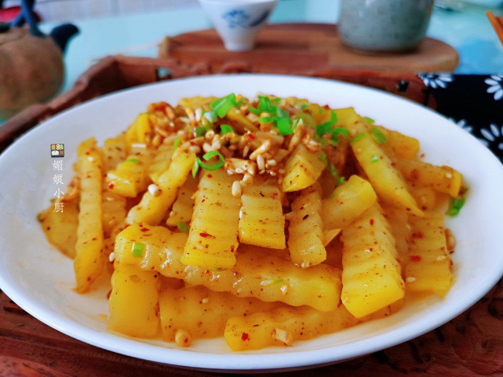 狼牙土豆土豆是我会常备的蔬菜,因为它耐存放,做菜又百搭,单独成菜