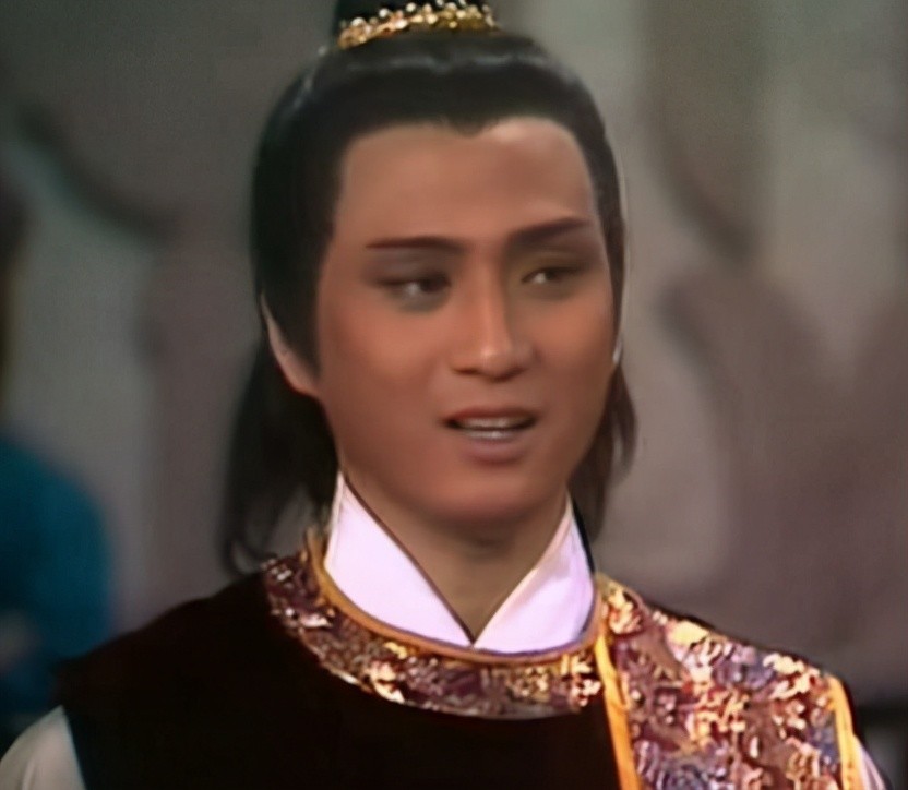 汤镇业|62岁汤镇业现身商演，拍手赔笑工作卖力，晚年四处走穴太心酸