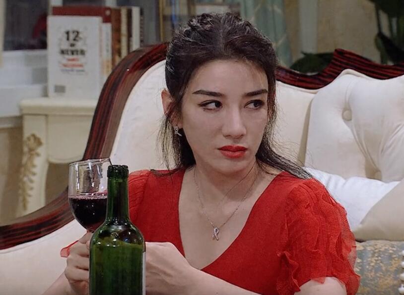 唐一菲|整个节目组合力欺负一个10年没演戏的唐一菲？黄奕发文回应