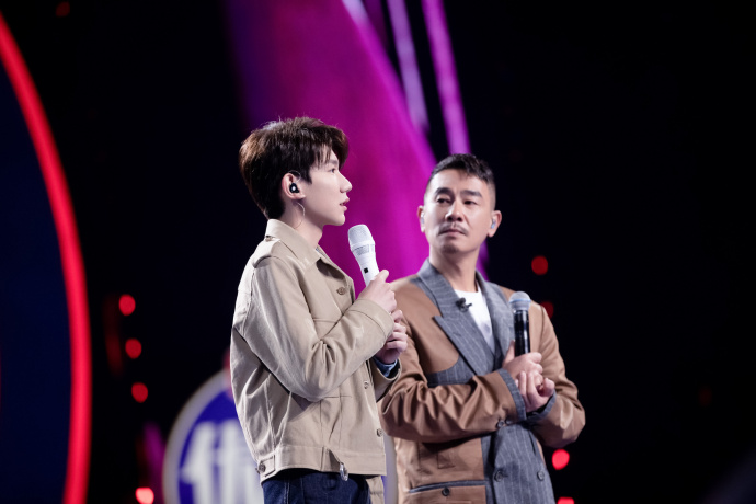 王源|王源晒和陈小春新作，王俊凯和千玺热情捧场，文案尽显兄弟情深