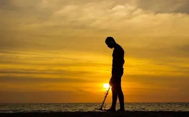 单身一个人伤感语录句子孤独一个人感慨文案