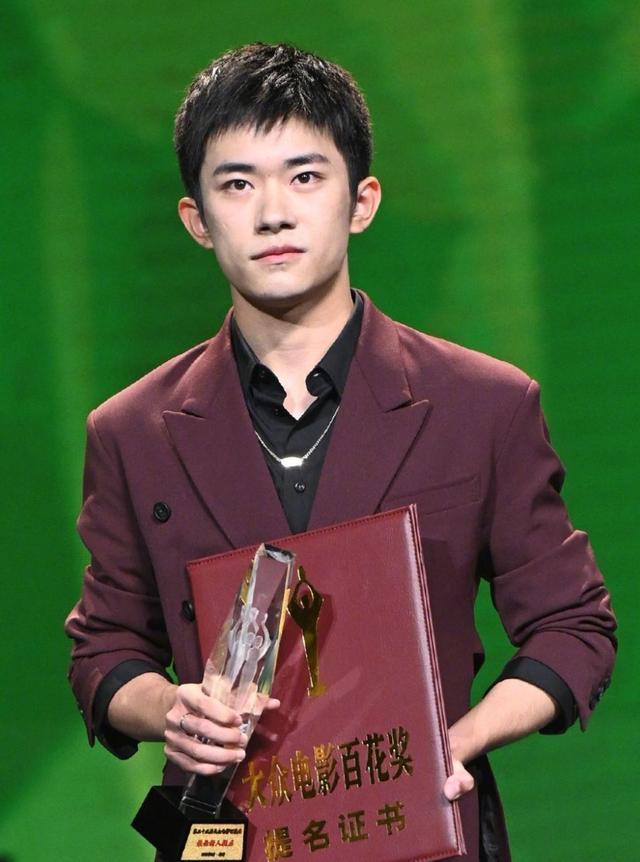 易烊千玺|史诗战争电影即将开机，陈凯歌导演，易烊千玺吴京做主角