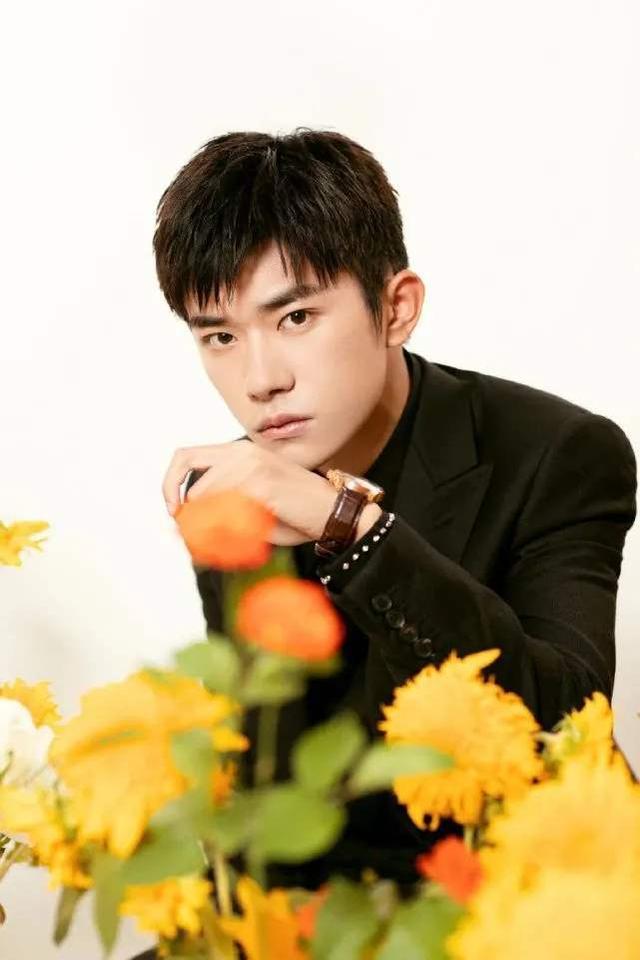 易烊千玺|史诗战争电影即将开机，陈凯歌导演，易烊千玺吴京做主角