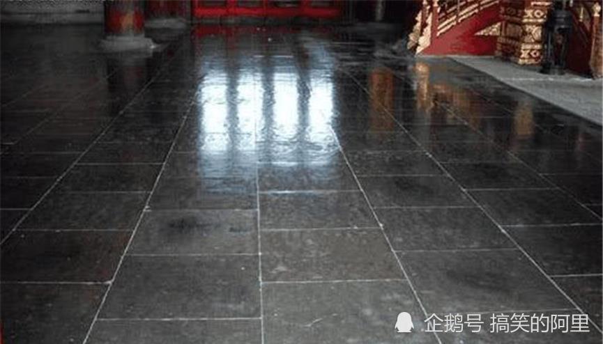 北京故宫|工匠修复故宫地砖时，意外发现了一个秘密，揭露了朱棣的残忍