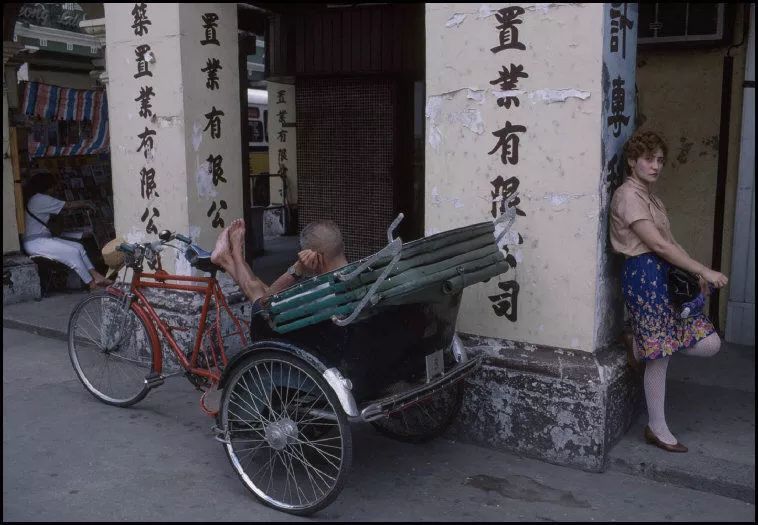 1987年中国：和谐安宁生活，第九张你一定很熟悉反政治正确