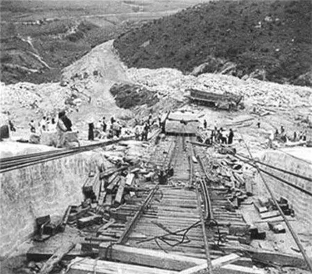 人民英雄纪念碑|67年前，重达94吨的人民英雄纪念碑碑心石，如何从山东运到北京？